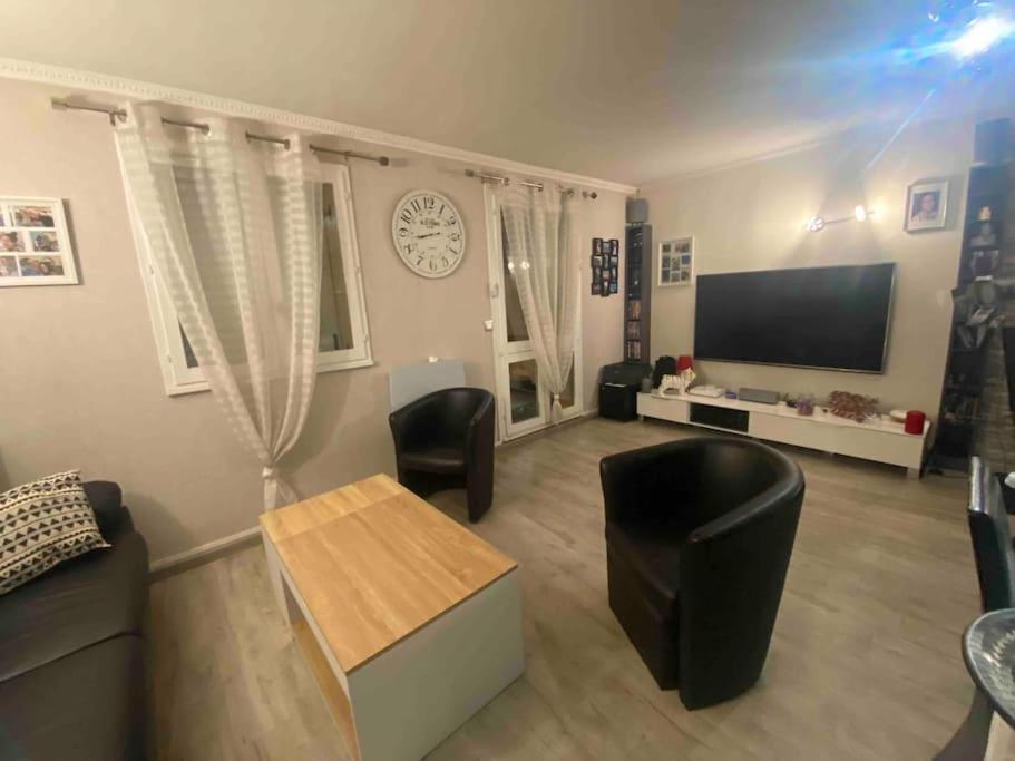 Chez Manu Meuble De Tourisme 2 Etoiles Pour 6 Personnes - 3 Chambres ヴィルパリジ エクステリア 写真